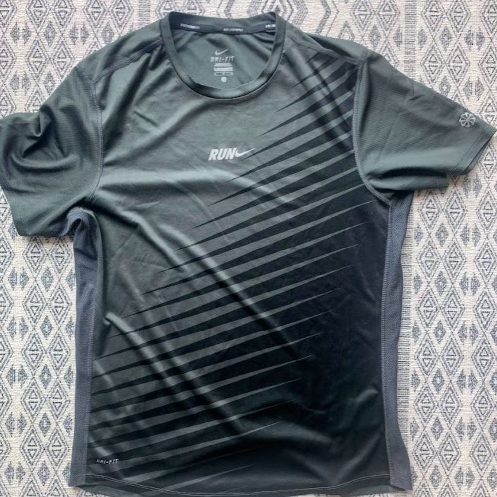 Nike cheetah running tee
